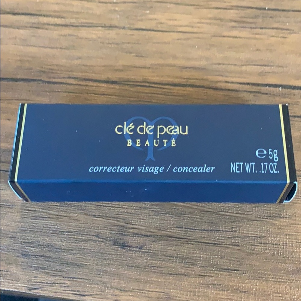 Cle de Peau Concealer Ivory